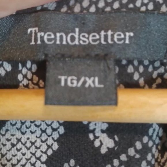 Trendsetter snake print dress - Picture 5 of 7